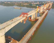 懷邵衡鐵路湘江特大橋